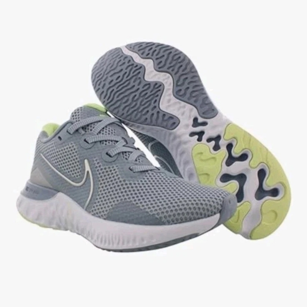 Nike Womens Gray Renew Run Womens Casual Running Shoe 7